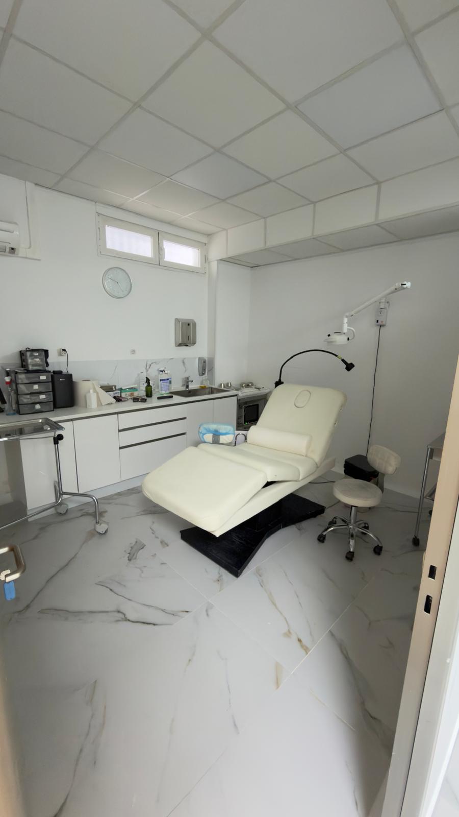 ETERNAL hair transplant clinic interior Madrid — photo 2