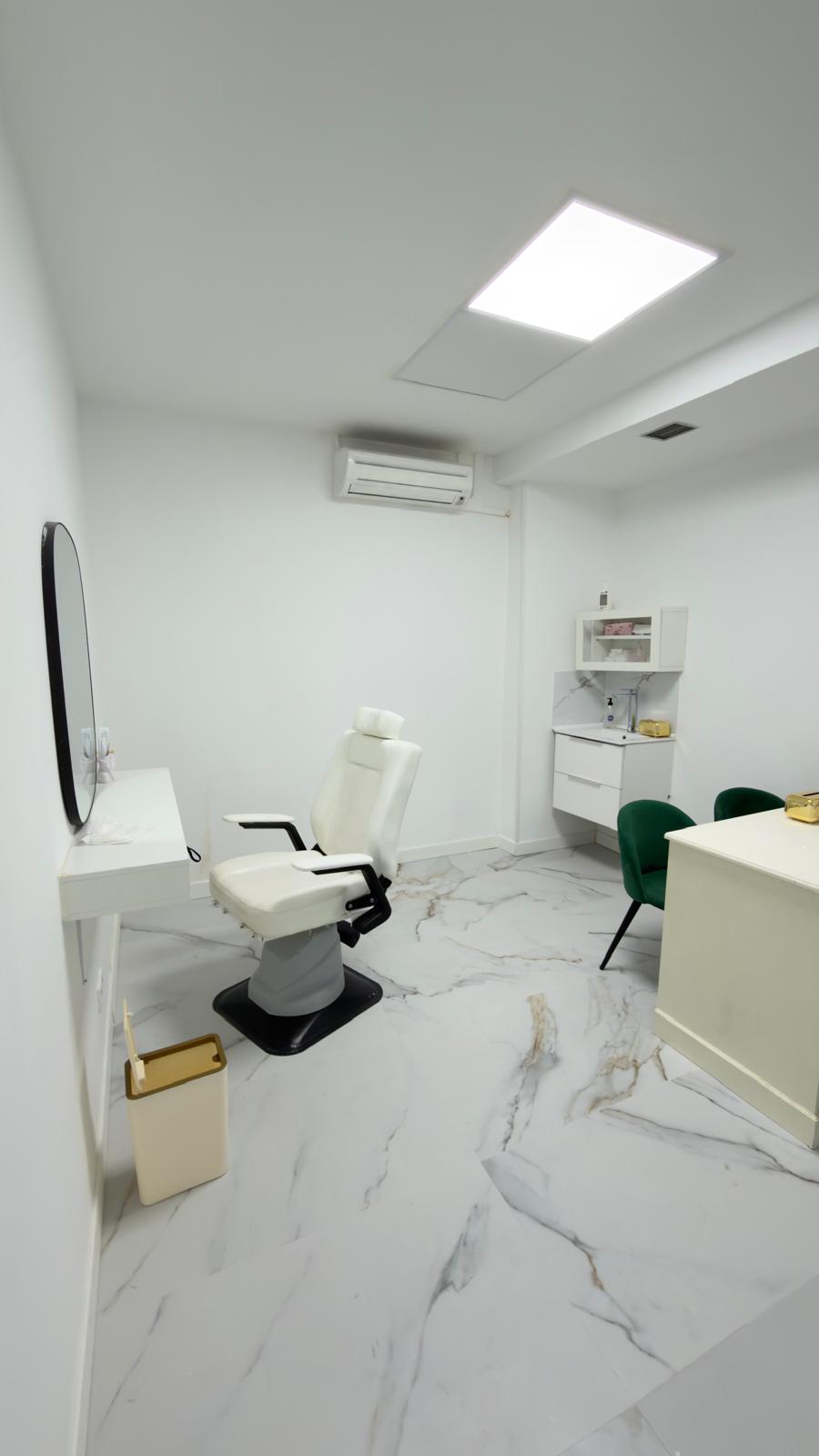 ETERNAL hair transplant clinic interior Madrid — photo 4